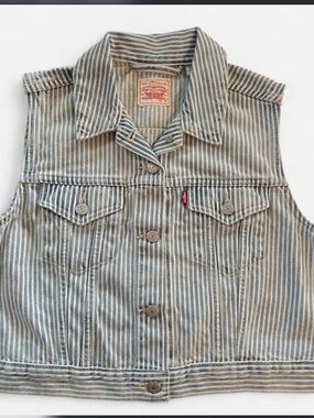Levi’s Cropped | Striped Denim Vest | Button Front | Vintage Style - medium NWT